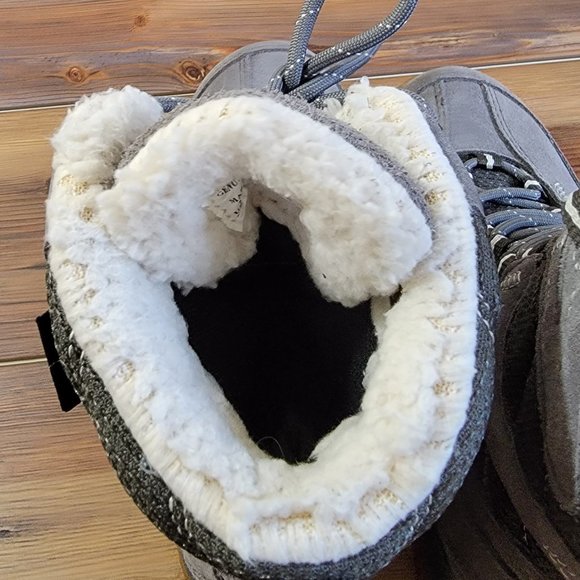 Vasque Women's Insulated Pow Pow Boots- Waterproof/Suede - Picture 6 of 6